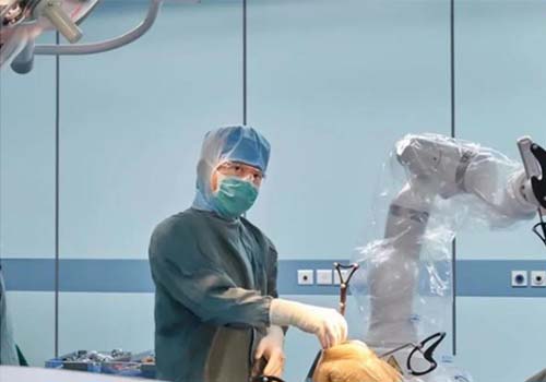 أول روبوت لجراحة الركبة في الصين معتمد للسوق
